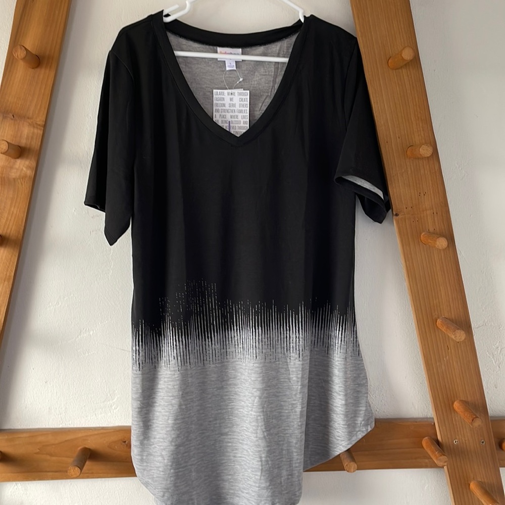 LuLaRoe Iris Tunic